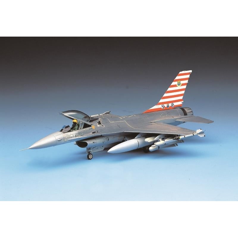 ACA12444 Academy 1/72 F-16A