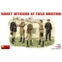 35027 MiniArt Soviet Officers at Field Briefing (1/35)