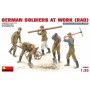 35065 MiniArt German Soldiers at Work (RAD) (1/35)