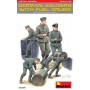 35256 MiniArt German Soldiers w/ Fuel Drums. Special Edition (1/35)