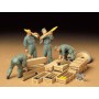 TAM35188 GERMAN TANK AMMO-LOADING CREW 1/35