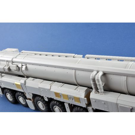 Trumpeter 1/35 15U175 TEL of RS-12M1 Topol-M ICBM complex Trumpeter 1/35 15U175 TEL of RS-12M1 Topol-M ICBM complex