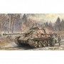 ITA-6564 1/35 SdKfz 173 Jagdpanther Tank w/Winter Crew (5)